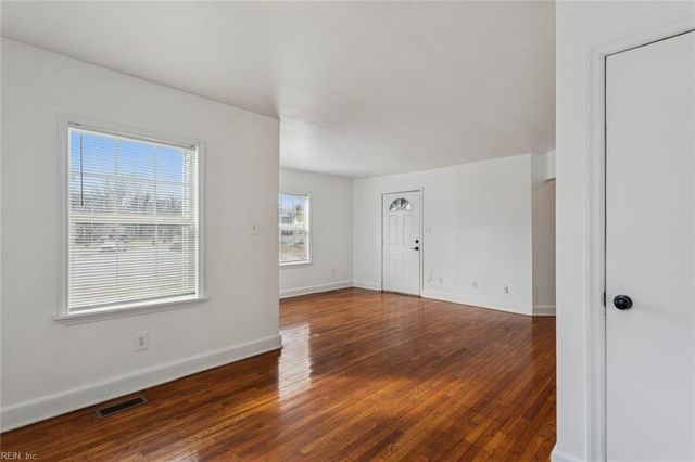 1152 Orcutt AVE, Newport News, VA 23607