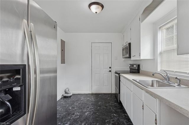 1152 Orcutt AVE, Newport News, VA 23607