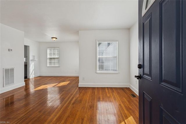 1152 Orcutt AVE, Newport News, VA 23607