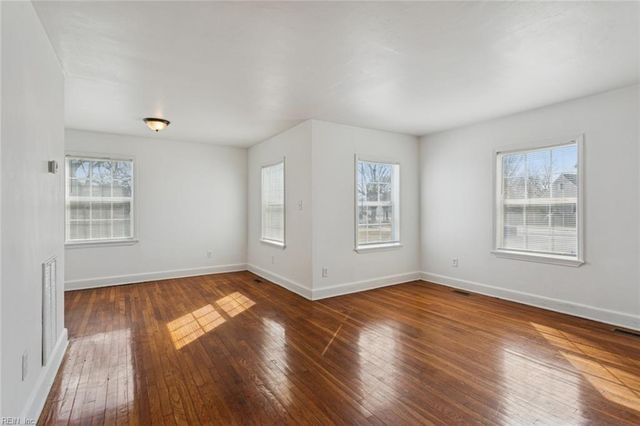 1152 Orcutt AVE, Newport News, VA 23607