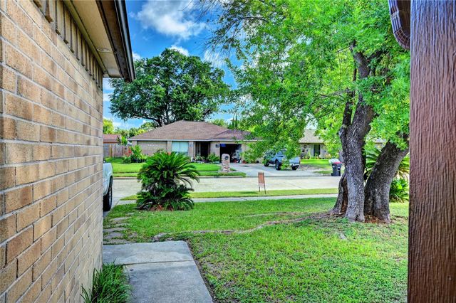 3443 Fountain Spring Drive, Houston, TX 77066