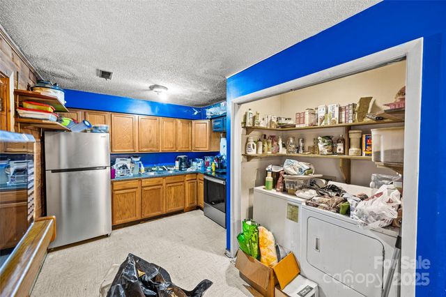 1936 Lakedell Drive, Charlotte, NC 28215