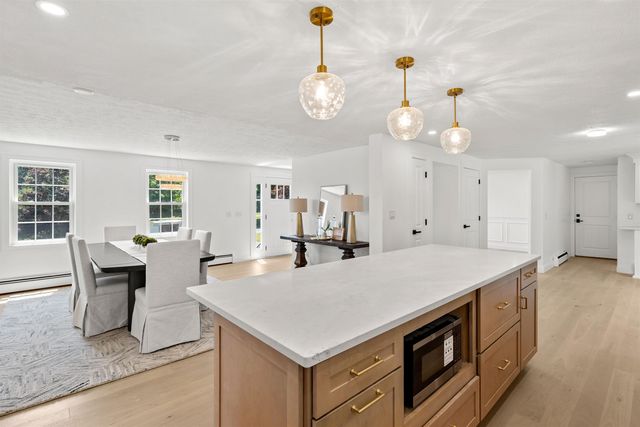 4 Elijah Hill Lane, Londonderry, NH 03053