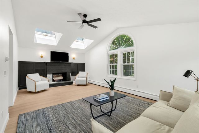 4 Elijah Hill Lane, Londonderry, NH 03053