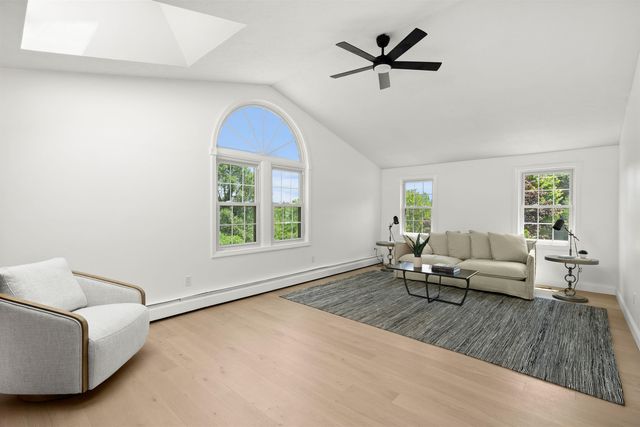 4 Elijah Hill Lane, Londonderry, NH 03053