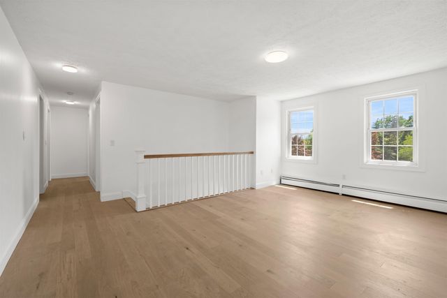 4 Elijah Hill Lane, Londonderry, NH 03053