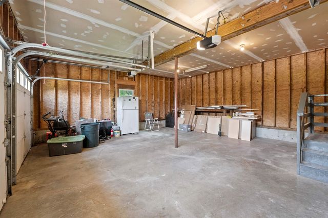 4 Elijah Hill Lane, Londonderry, NH 03053