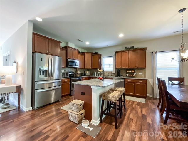 2005 Yellow Daisy Drive, Matthews, NC 28104
