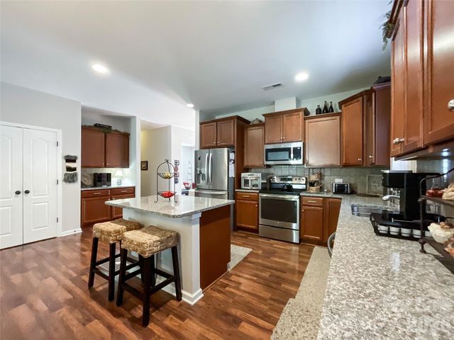 2005 Yellow Daisy Drive, Matthews, NC 28104