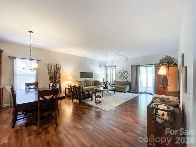 2005 Yellow Daisy Drive, Matthews, NC 28104