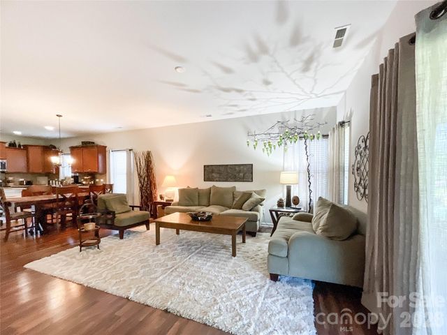 2005 Yellow Daisy Drive, Matthews, NC 28104