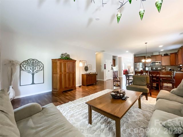 2005 Yellow Daisy Drive, Matthews, NC 28104