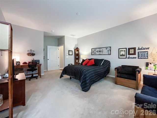 2005 Yellow Daisy Drive, Matthews, NC 28104