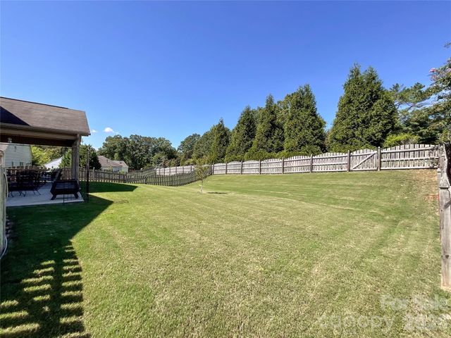 2005 Yellow Daisy Drive, Matthews, NC 28104