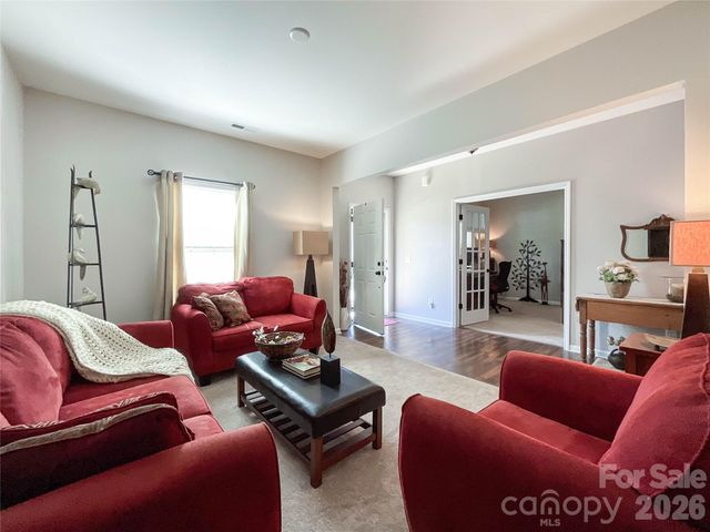2005 Yellow Daisy Drive, Matthews, NC 28104