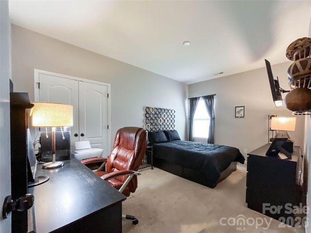 2005 Yellow Daisy Drive, Matthews, NC 28104