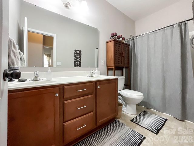 2005 Yellow Daisy Drive, Matthews, NC 28104