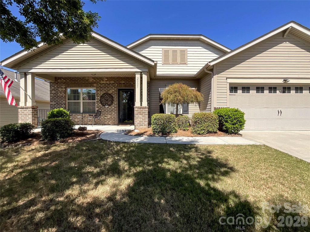 2005 Yellow Daisy Drive, Matthews, NC 28104
