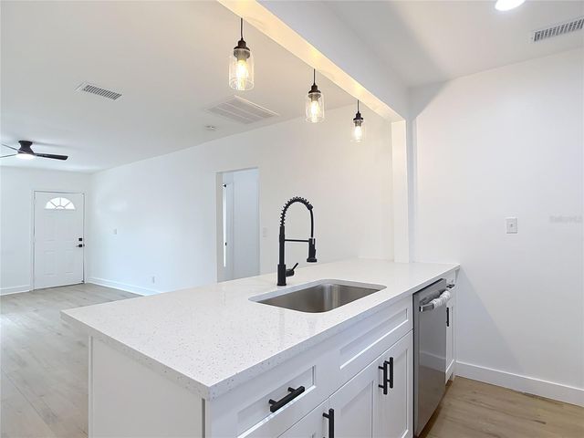 402 E VIRGINIA AVENUE, Tampa, FL 33603