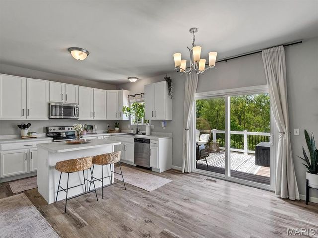 90 San Marino Parkway, Fenton, MO 63026