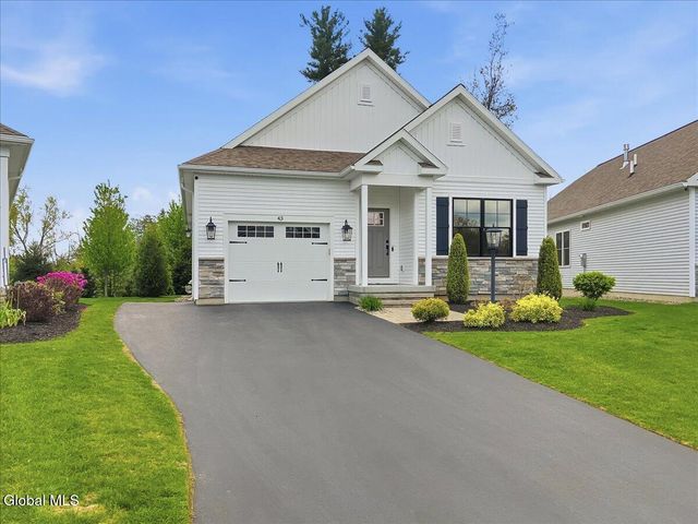 43 Bradley Circle, Halfmoon, NY 12065