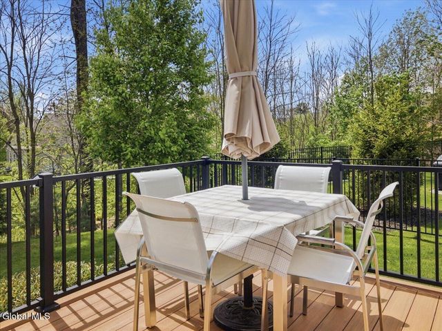 43 Bradley Circle, Halfmoon, NY 12065