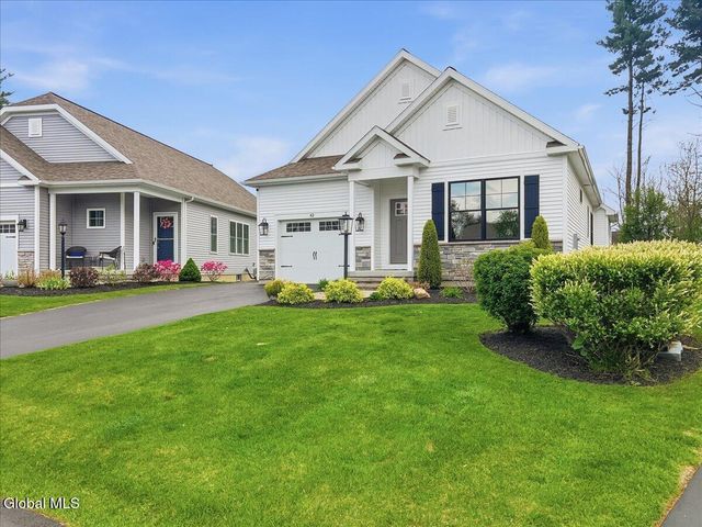 43 Bradley Circle, Halfmoon, NY 12065