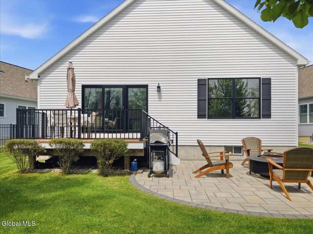 43 Bradley Circle, Halfmoon, NY 12065