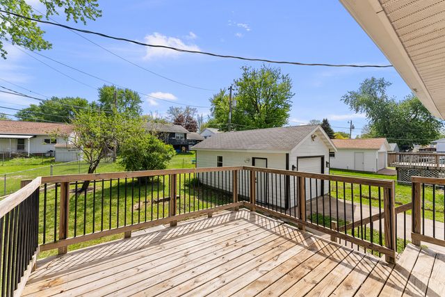 3345 W Garfield Street, Davenport, IA 52804