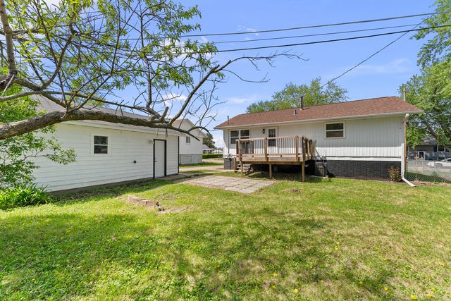 3345 W Garfield Street, Davenport, IA 52804