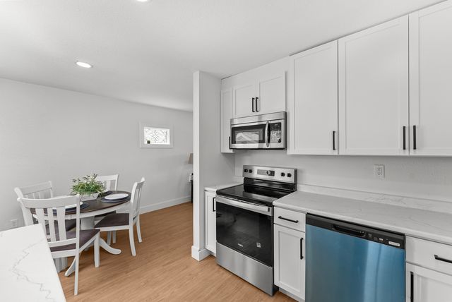 3345 W Garfield Street, Davenport, IA 52804