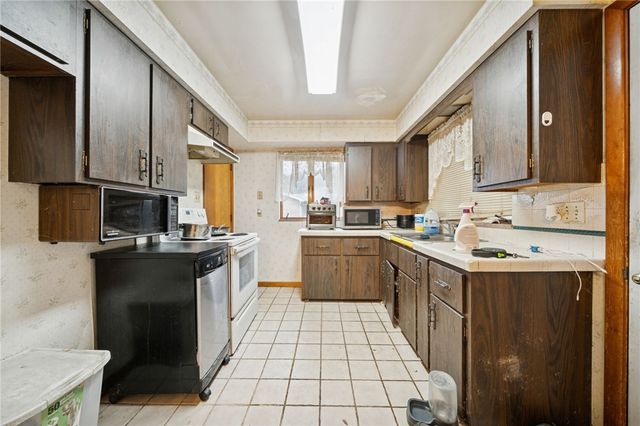 654 Hughes Dr, Buffalo Twp, PA 16229