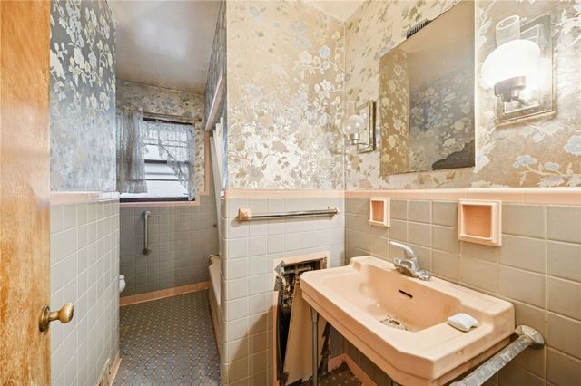 654 Hughes Dr, Buffalo Twp, PA 16229