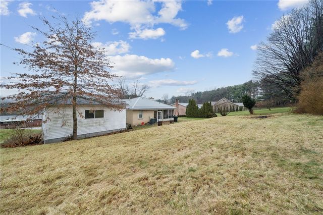 654 Hughes Dr, Buffalo Twp, PA 16229