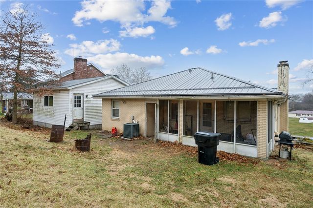 654 Hughes Dr, Buffalo Twp, PA 16229