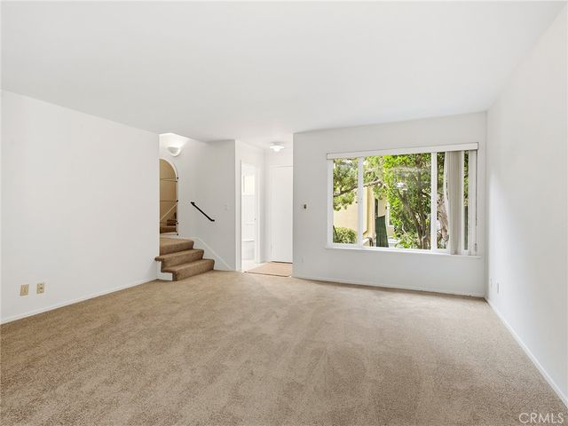 11138 Aqua Vista Street 18, Studio City, CA 91602
