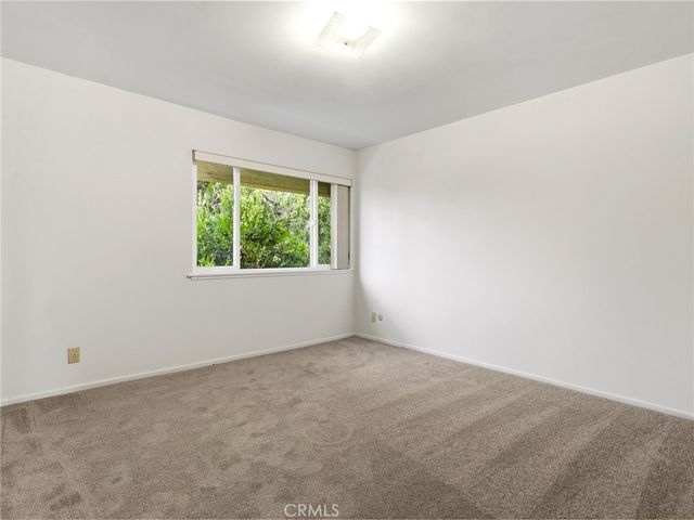 11138 Aqua Vista Street 18, Studio City, CA 91602