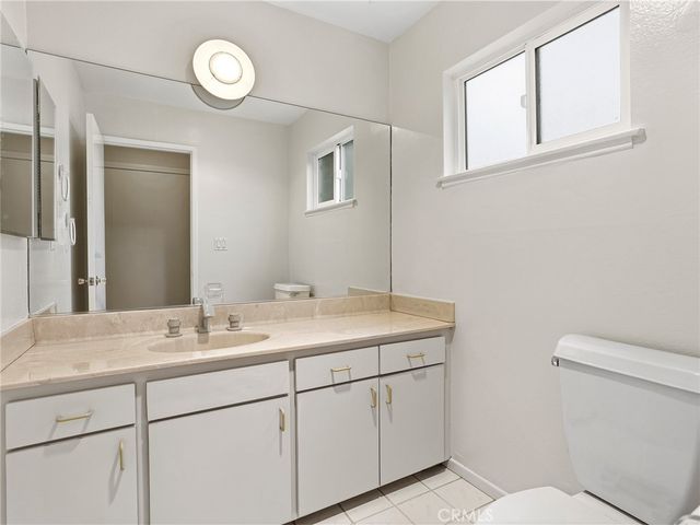 11138 Aqua Vista Street 18, Studio City, CA 91602