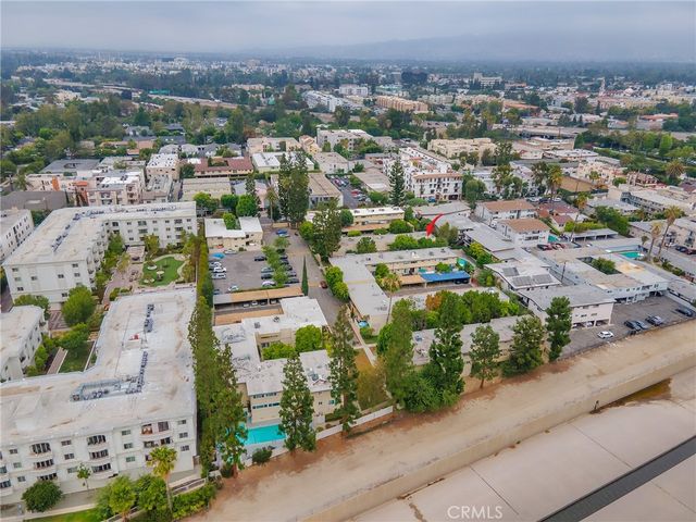 11138 Aqua Vista Street 18, Studio City, CA 91602