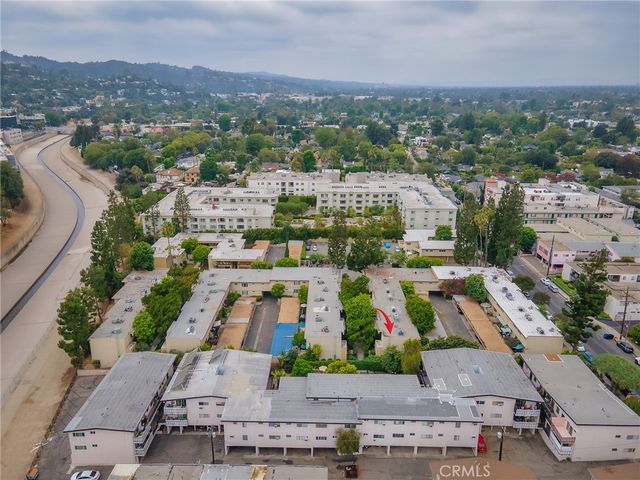 11138 Aqua Vista Street 18, Studio City, CA 91602