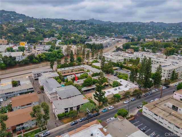 11138 Aqua Vista Street 18, Studio City, CA 91602