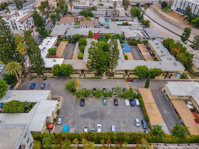 11138 Aqua Vista Street 18, Studio City, CA 91602