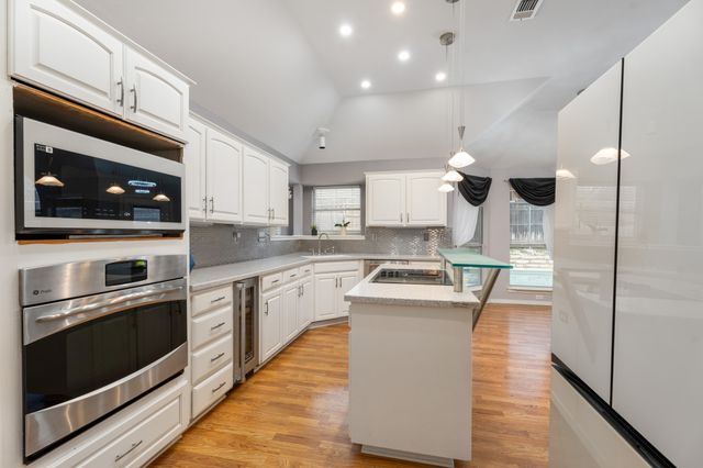 409 Bryce Lane, Arlington, TX 76013