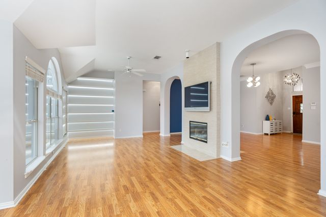 409 Bryce Lane, Arlington, TX 76013