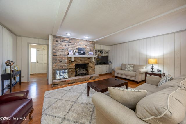 202 Forest Drive, Clinton, NC 28328