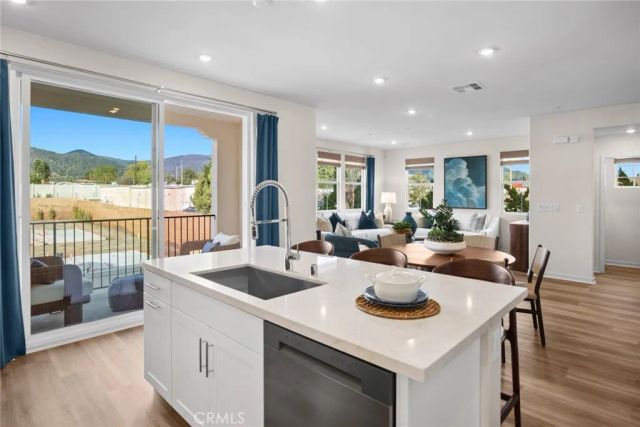 561 Gregory Way, Glendora, CA 91740