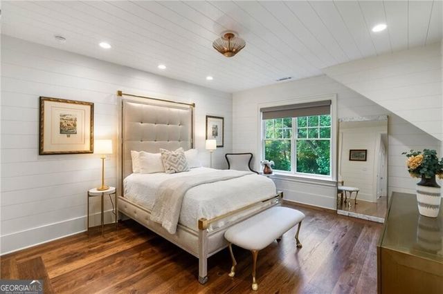 5360 Lake Forrest Drive, Atlanta, GA 30342