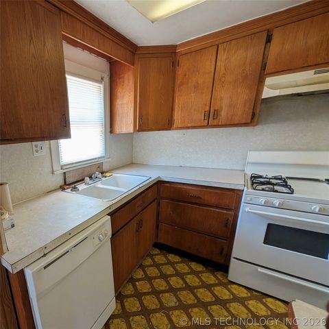 701 N Grant Avenue, Sand Springs, OK 74063