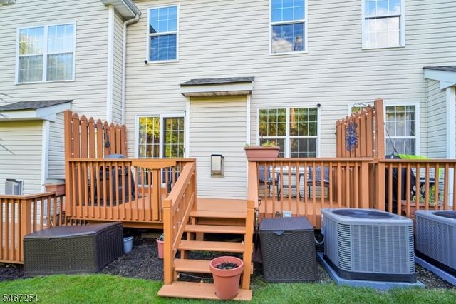 114 Mountainside Dr, Pompton Lakes Boro, NJ 07442