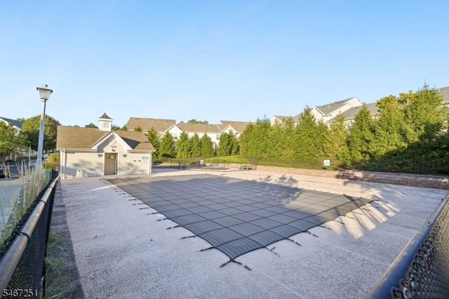 114 Mountainside Dr, Pompton Lakes Boro, NJ 07442